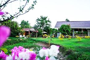 Banlaw Pool & Garden