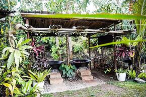 Banlaw Pool & Garden