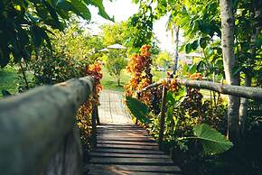 Banlaw Pool & Garden