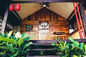 Banlaw Pool & Garden