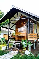 Banlaw Pool & Garden