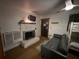 Three Pines Cabins Lodge