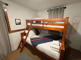 Three Pines Cabins Lodge