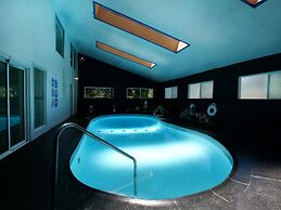 Three Pines Cabins Lodge