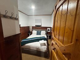 Three Pines Cabins Lodge