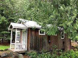 Lopez Farm Cottages & Tent Camping