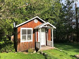 Lopez Farm Cottages & Tent Camping