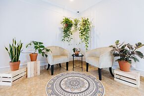 Ivy Luxury Hotel & Apartment