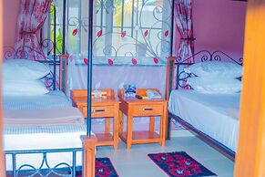 LA'TONNA SAFARI HOTEL