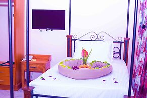 LA'TONNA SAFARI HOTEL