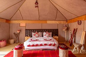 Sanmao Desert Luxury Camp