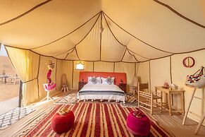 Sanmao Desert Luxury Camp