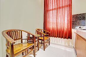 Super OYO Collection O 90253 DHelomi