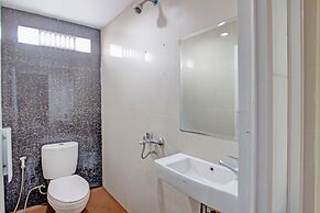 Super OYO Collection O 90253 DHelomi