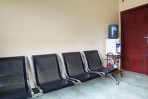 OYO 92076 Sky Residence Cengkeh