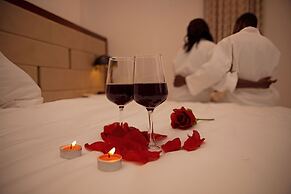 Alexander Palace Hotel Apartment