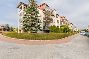 Rozana Zieleniewo Apartment by Renters