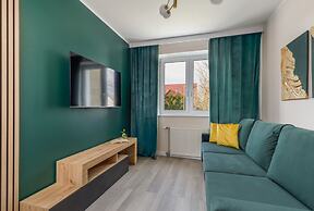 Rozana Zieleniewo Apartment by Renters