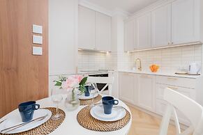 Zajezdnia Wrzeszcz Apartment by Renters