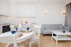 Zajezdnia Wrzeszcz Apartment by Renters