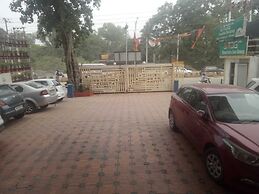 Treebo Elysee, Patel Nagar