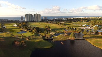 Golf Course 92b 2 Bedroom Condo by Redawning