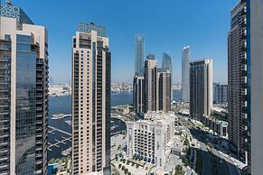 New! Luxurious Living Dubai Creek Balcony & View