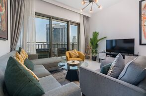New! Luxurious Living Dubai Creek Balcony & View