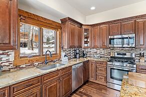 Cherry Drive 4 Bedroom Home by RedAwning