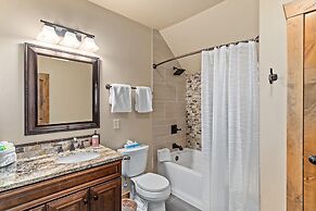 Cherry Drive 4 Bedroom Home by RedAwning