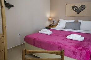 Arodamos Apartments & Studios