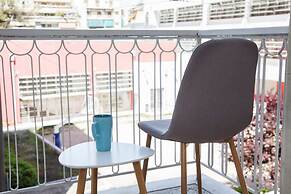 Modern New Apt next To Metaxourgeio