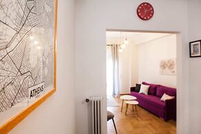 Modern New Apt next To Metaxourgeio