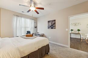 Stylish 1 BR Apartment w Movie Theater