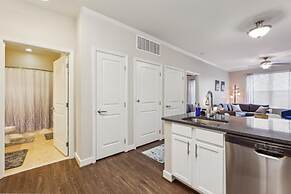 Stylish 1 BR Apartment w Movie Theater