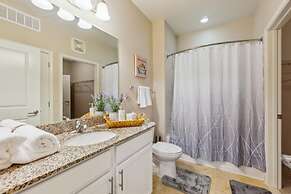 Stylish 1 BR Apartment w Movie Theater