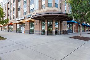 Stylish 1 BR Apartment w Movie Theater