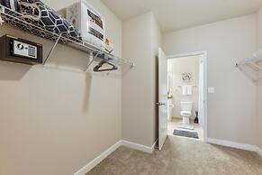 Stylish 1 BR Apartment w Movie Theater