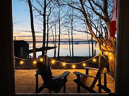 Lucky Bay Hideaway - Seafront at Notre Dame