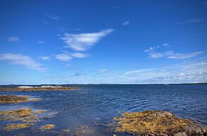Lucky Bay Hideaway - Seaview Sauna & Cedar hot tub