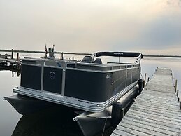 Snug Harbour Cottage and Marina