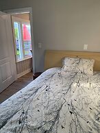 Myriad Fins Cottage and Marina