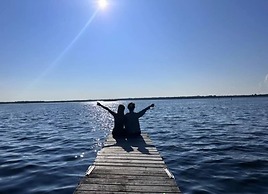 Myriad Fins Cottage and Marina