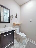 Myriad Fins Cottage and Marina