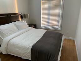 Myriad Fins Cottage and Marina