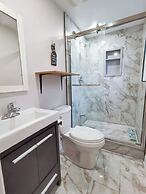 Myriad Fins Cottage and Marina