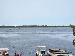 Myriad Fins Cottage and Marina