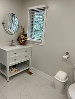 Myriad Fins Cottage and Marina