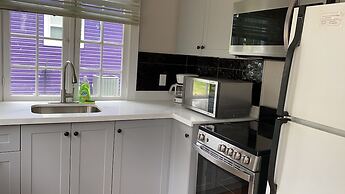 Myriad Fins Cottage and Marina