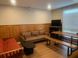 Myriad Fins Cottage and Marina